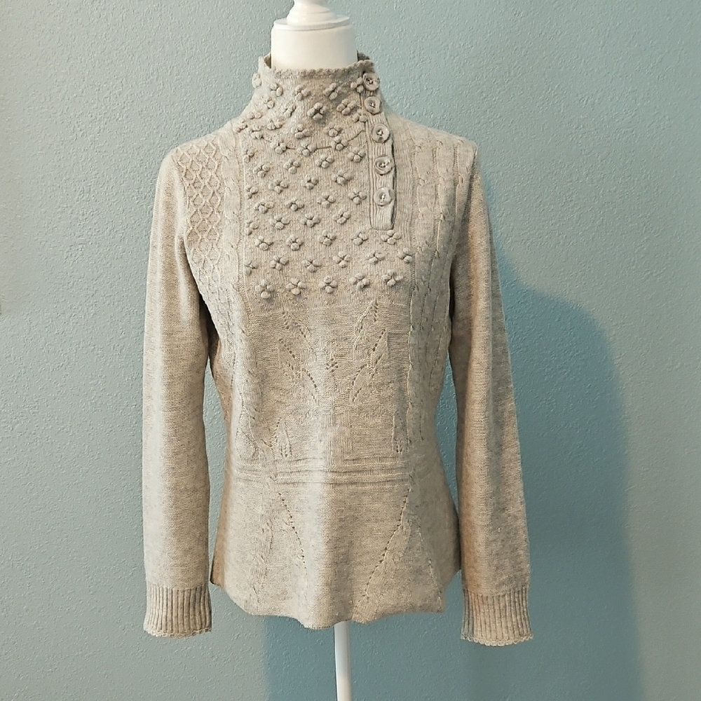 Elegant Women's Turtleneck Sweater in Light Gray